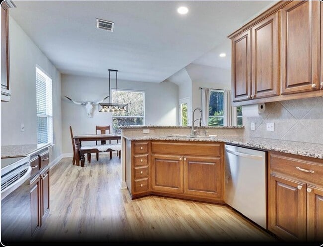Photo - 405 Alva Dr