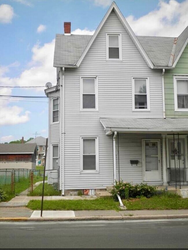 Photo - 511 E Main St Unit 2