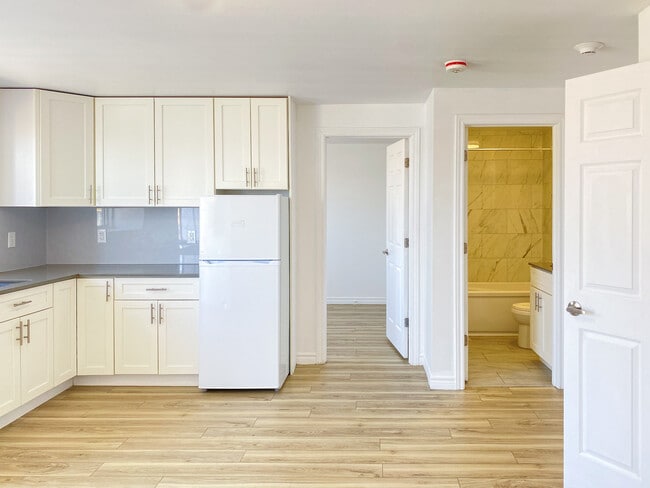 Photo - 630 Cummings Ave Unit 305