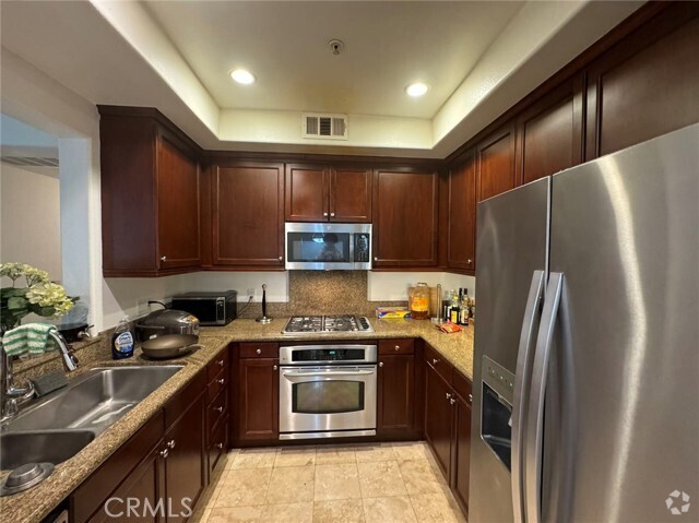 Building Photo - 128 N Oak Knoll Ave Unit 317 Rental