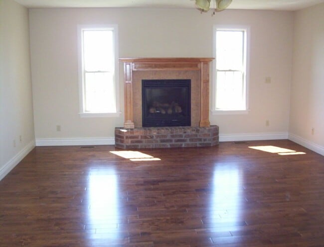 Photo - Beautiful 3 bedroom house in a quiet HOA neighborhood with lots of perks!