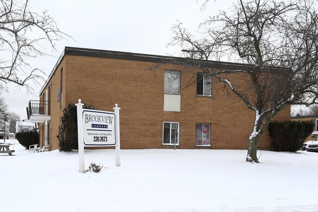 Photo - Valley Point Apartments