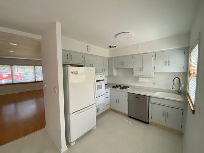 Photo - 6753 N Drake Ave