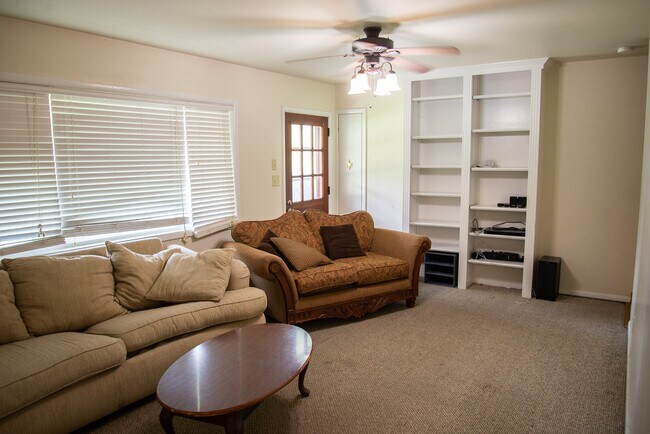 Photo - 145 S Holly St