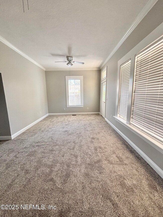 Photo - 311 E 6th St