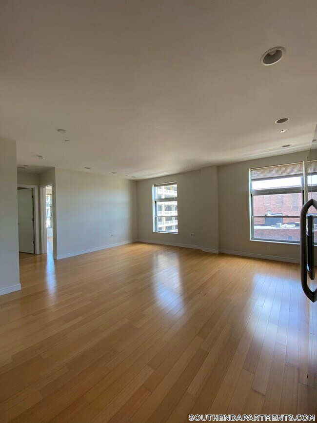 Photo - 601 Albany St Unidad 507