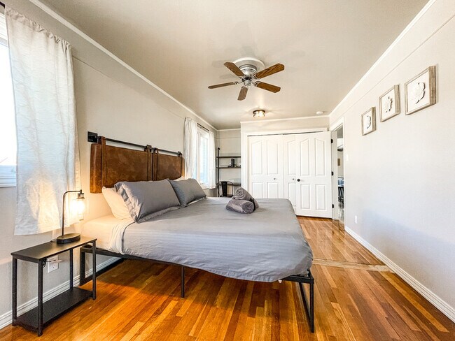 Photo - 2213 N Meade Ave