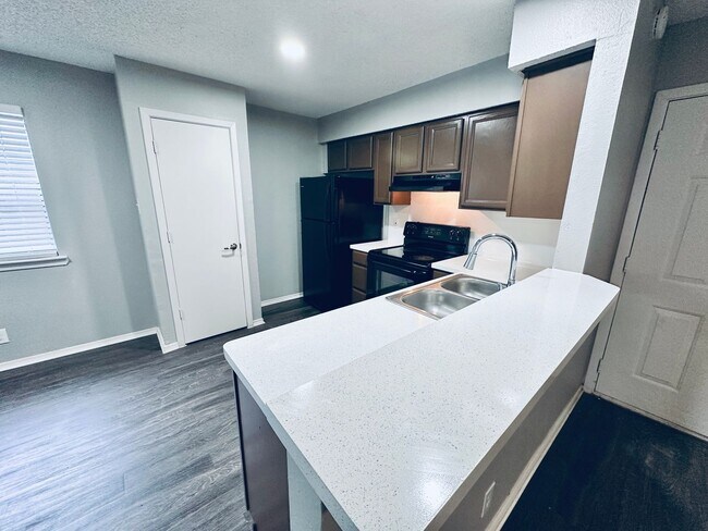 Photo - 5507 Rose Hill Cir Unit B