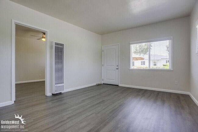 Photo - Beautiful 1Bdm 1Ba Cottage-Style Apartment...