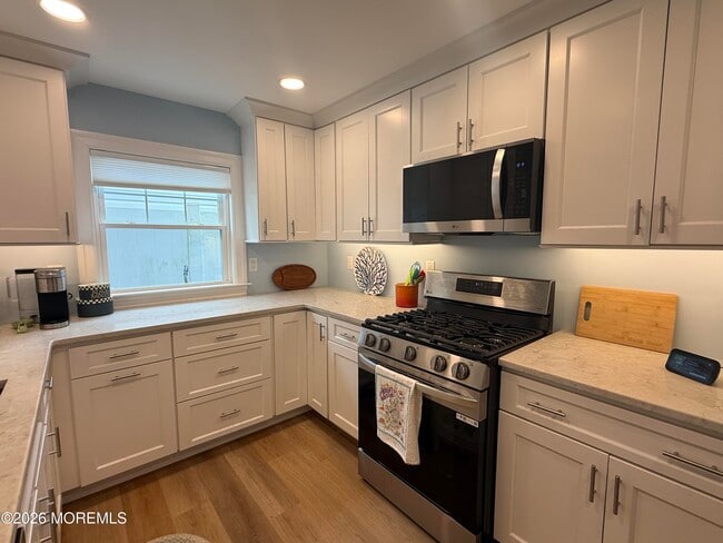 Photo - 408 13th Ave