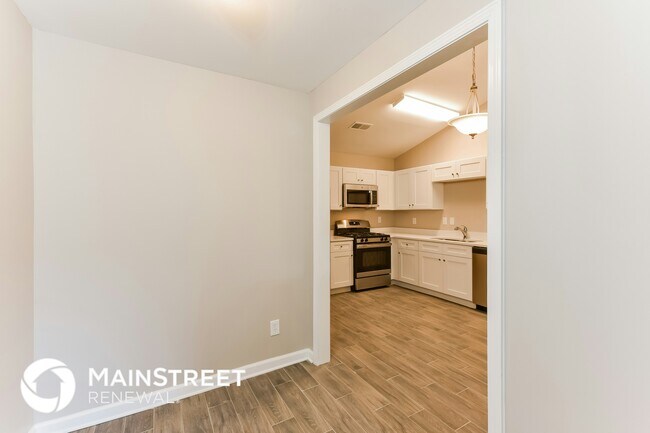 Photo - 738 Stonebridge Way