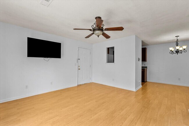 Photo - 5521 Hornaday Rd