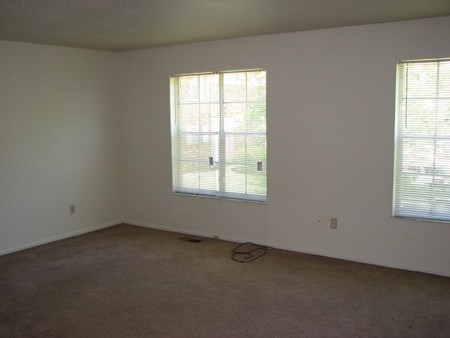 Woodknoll Townhomes