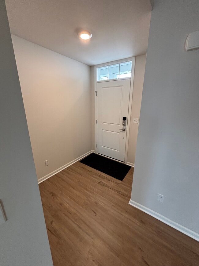 Building Photo - 1502 Salt Springs Dr