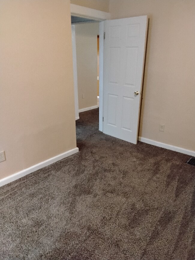 Photo - 76 N Hatfield St