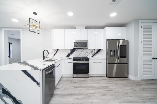 Building Photo - 187 Culver Ave Unit 207 Rental