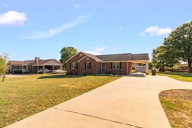 Photo - Beautifully Updated 3 bedroom, 2 bathroom Brick Ranch in Lexington