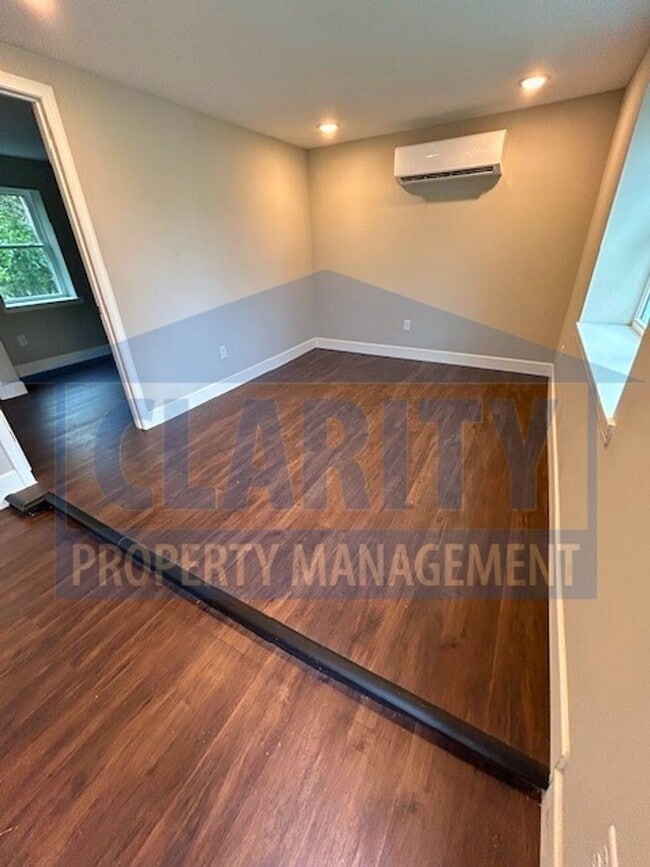 Photo - 860 Berry St NE Unidad Apt B