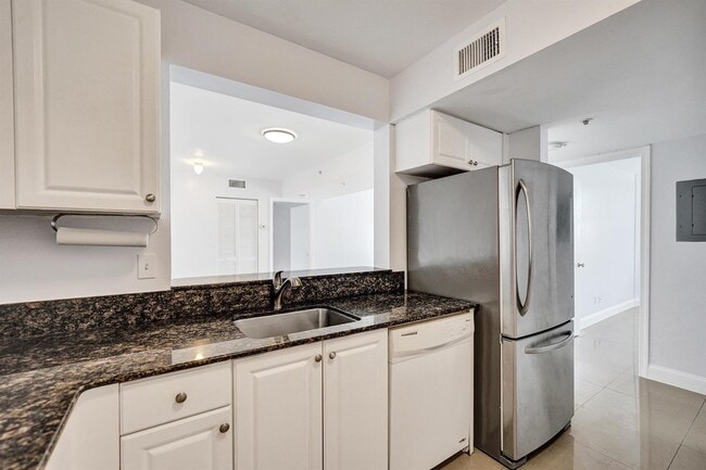 Photo - 1450 SE 3rd Ave Unit 305