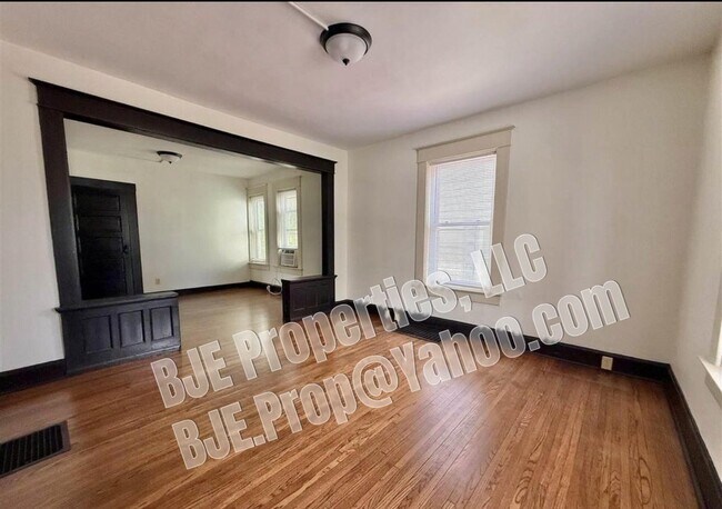 Photo - 930 8th Ave
