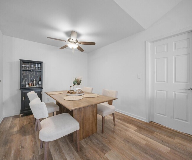 Photo - 272 Columbus Dr