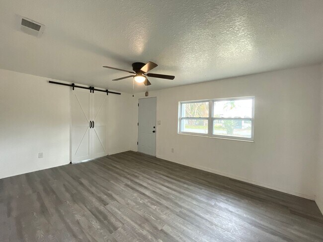 Photo - Newly Renovated 2/1 Duplex in Lake Helen FL!
