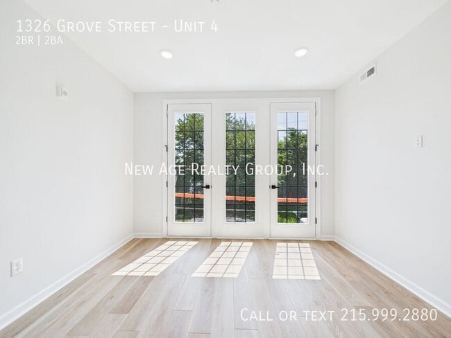 Photo - 1326 Grove St Unit 4