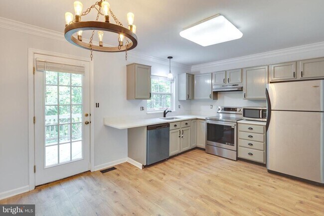 Photo - 1832 Tiger Lily Cir