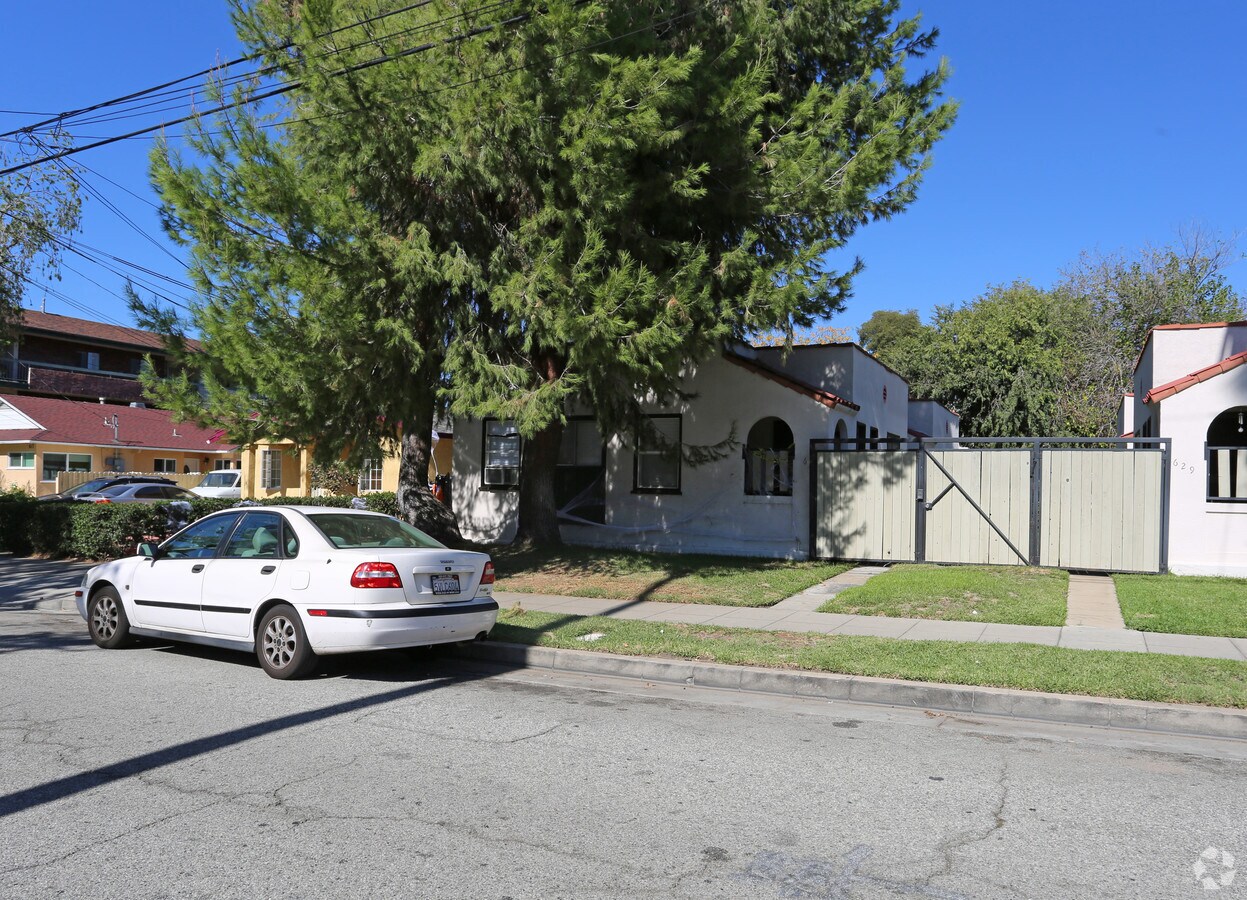 Photo - 625 Raleigh St