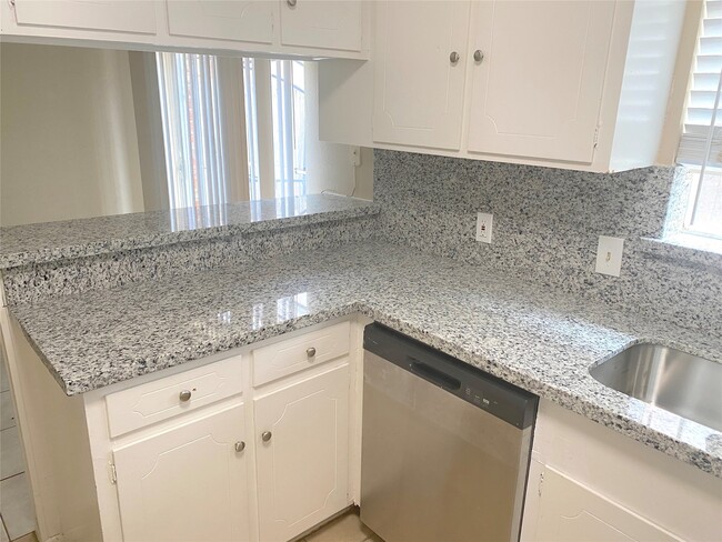 Photo - 1403 Blalock Rd Unidad 12