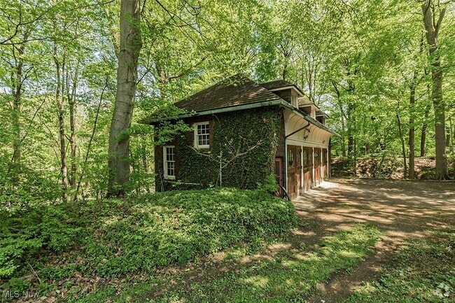 Building Photo - 285 Corning Dr Rental