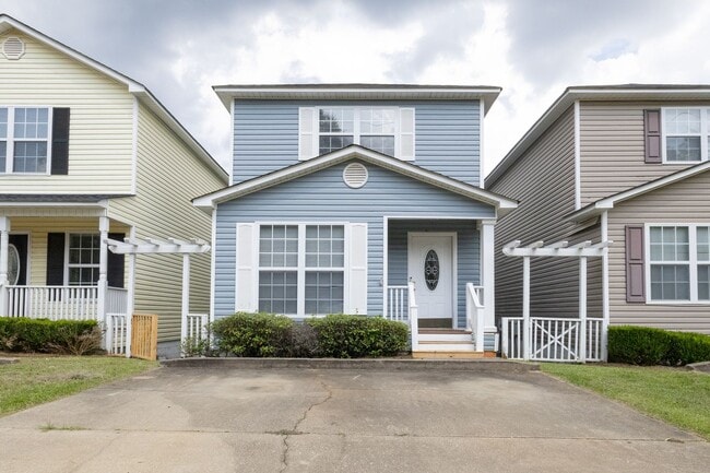 Building Photo - 824 Folmar St