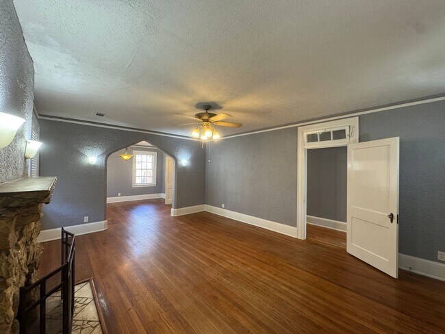 Photo - Lovely Cloverdale Idlewild Home