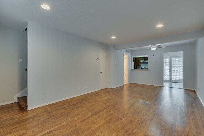 Open Living/Dining Area - 4525 Gilbert Ave Unit 207