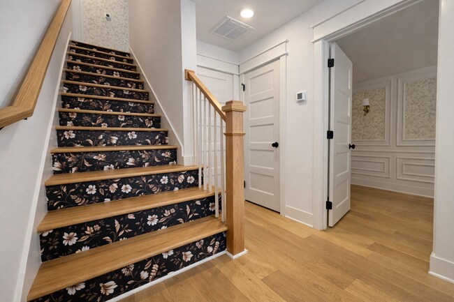 Photo - 2022 Maple Vw Ln