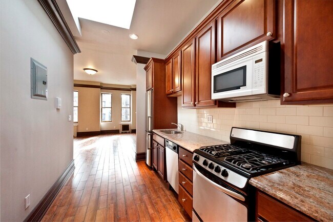 Photo - 48 Hamilton Pl