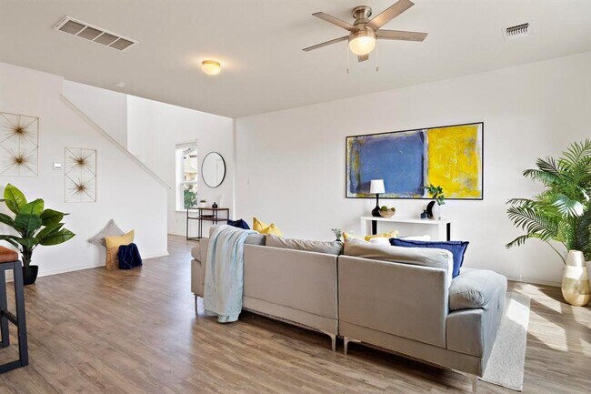 Photo - 217 Boxwood Dr