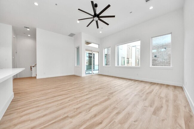 Photo - 3409 Hutchins St