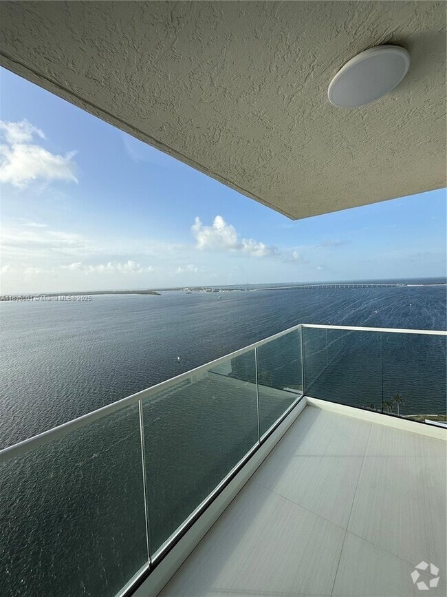 Building Photo - 800 Claughton Island Dr Unit 2405 Rental