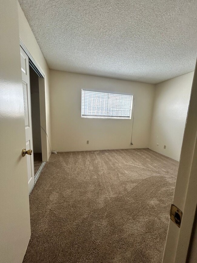 Photo - 659 W 5th St Unidad #1