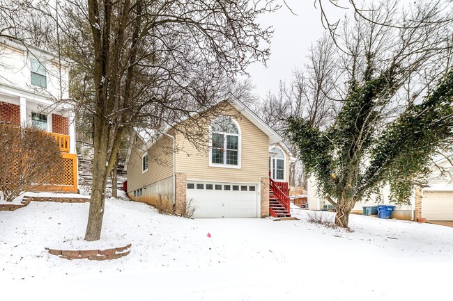 Photo - SPACIOUS 3 BEDROOM 2 BATH W/2 CAR GARAGE