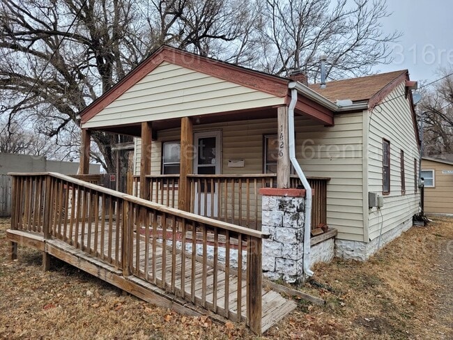 Building Photo - $775 - 2 bedroom / 1 bathroom - Single Fam... Rental