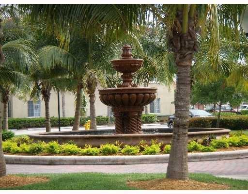 Photo - 2556 Centergate Dr