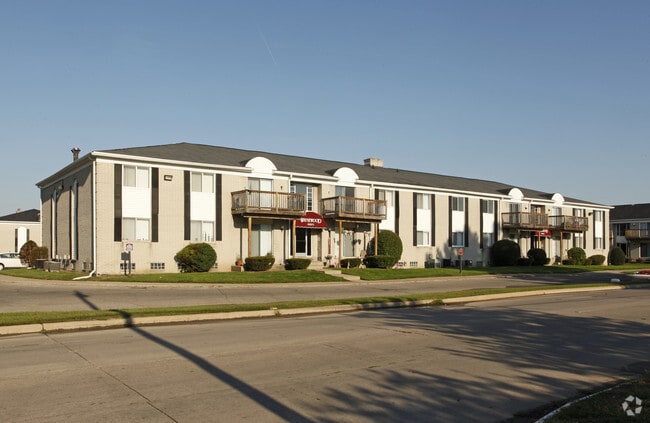 Waynewood Apartments