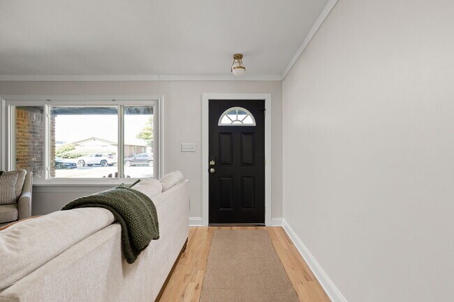Photo - 10605 Penn Dr