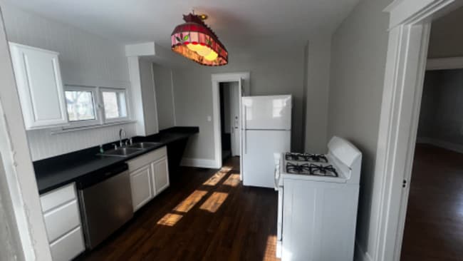 Photo - 3010 Wentworth Ave