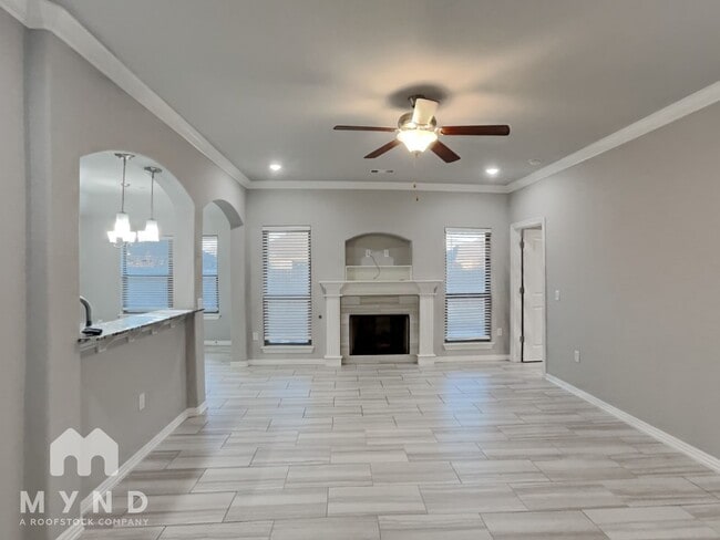 Photo - 920 Sassafras Ln