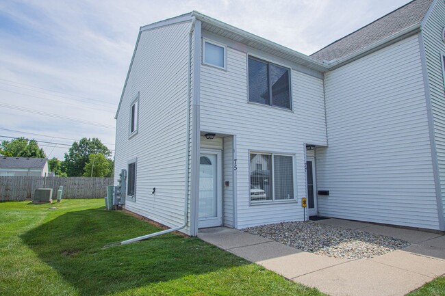 Photo - 75 Rosebud Ln