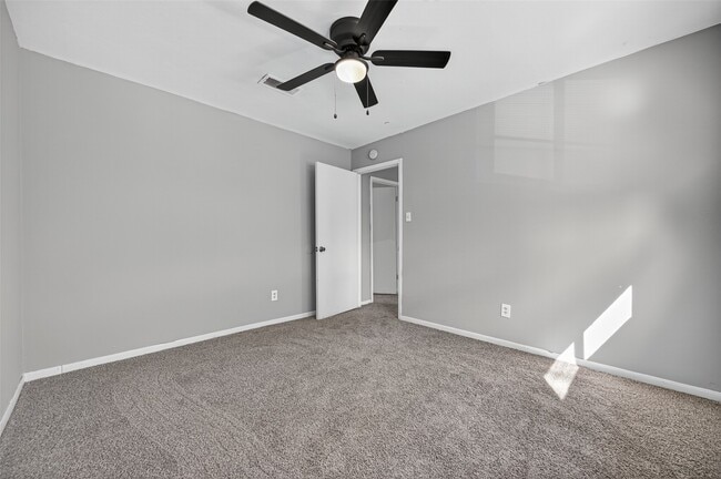 Photo - 5414 Spanish Oak Dr