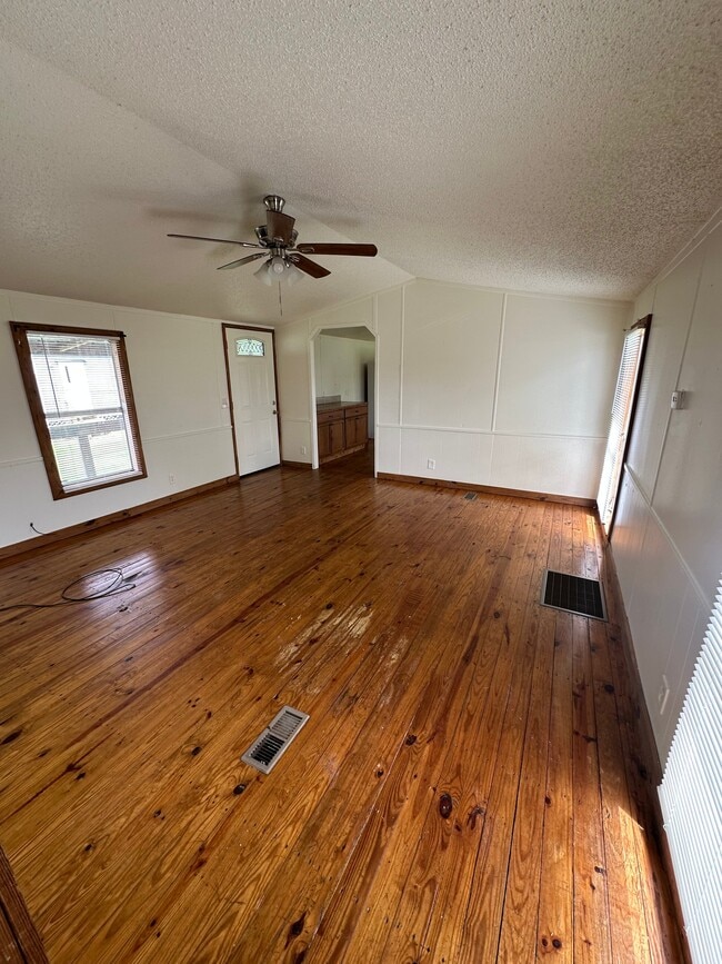 Photo - 10017 Wrangler Wy